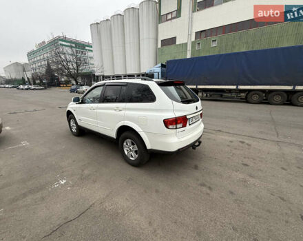 Белый Cанг Йонг Кирон, объемом двигателя 2 л и пробегом 190 тыс. км за 8800 $, фото 4 на Automoto.ua