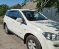 Cанг Йонг Кирон 2012 в Днепре (Днепропетровске) на Automoto.ua Белый Cанг Йонг Кирон, объемом двигателя 2 л и пробегом 183 тыс. км за 8500 $, фото 1 на Automoto.ua