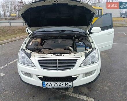 Белый Cанг Йонг Кирон, объемом двигателя 2 л и пробегом 150 тыс. км за 8000 $, фото 13 на Automoto.ua