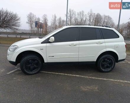Белый Cанг Йонг Кирон, объемом двигателя 2 л и пробегом 150 тыс. км за 8000 $, фото 25 на Automoto.ua