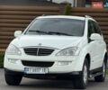 Білий Cанг Йонг Kyron, об'ємом двигуна 2 л та пробігом 300 тис. км за 7500 $, фото 1 на Automoto.ua