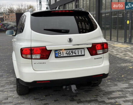 Белый Cанг Йонг Кирон, объемом двигателя 2 л и пробегом 180 тыс. км за 9500 $, фото 7 на Automoto.ua