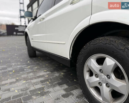 Белый Cанг Йонг Кирон, объемом двигателя 2 л и пробегом 180 тыс. км за 9500 $, фото 16 на Automoto.ua