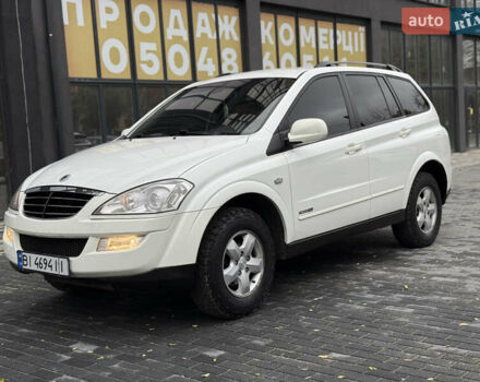 Белый Cанг Йонг Кирон, объемом двигателя 2 л и пробегом 180 тыс. км за 9500 $, фото 1 на Automoto.ua