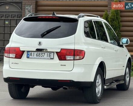 Білий Cанг Йонг Kyron, об'ємом двигуна 2 л та пробігом 300 тис. км за 7500 $, фото 22 на Automoto.ua