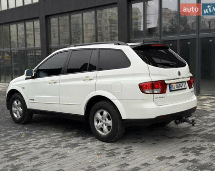 Белый Cанг Йонг Кирон, объемом двигателя 2 л и пробегом 180 тыс. км за 9500 $, фото 5 на Automoto.ua