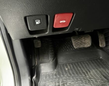 Cанг Йонг Kyron 2014 у Києві на Automoto.ua Білий Cанг Йонг Kyron, об'ємом двигуна 2 л та пробігом 180 тис. км за 9500 $, фото 22 на Automoto.ua