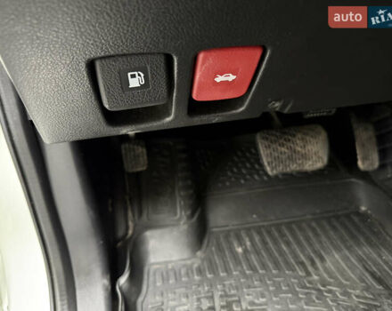 Белый Cанг Йонг Кирон, объемом двигателя 2 л и пробегом 180 тыс. км за 9500 $, фото 22 на Automoto.ua