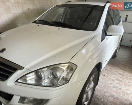 Белый Cанг Йонг Кирон, объемом двигателя 2 л и пробегом 140 тыс. км за 7500 $, фото 1 на Automoto.ua