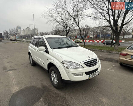 Белый Cанг Йонг Кирон, объемом двигателя 2 л и пробегом 190 тыс. км за 8800 $, фото 1 на Automoto.ua