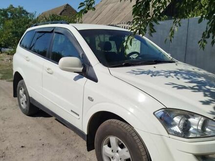 Cанг Йонг Кирон 2012 в Днепре (Днепропетровске) на Automoto.ua Белый Cанг Йонг Кирон, объемом двигателя 2 л и пробегом 183 тыс. км за 8500 $, фото 1 на Automoto.ua