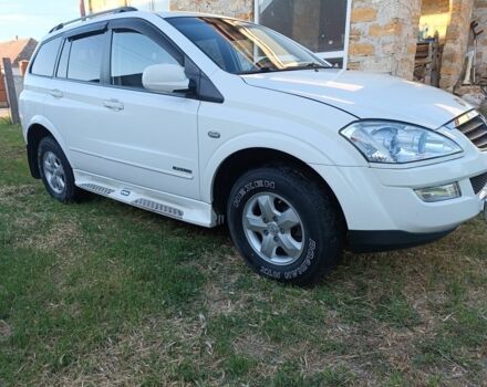 Білий Cанг Йонг Kyron, об'ємом двигуна 2 л та пробігом 250 тис. км за 8500 $, фото 1 на Automoto.ua