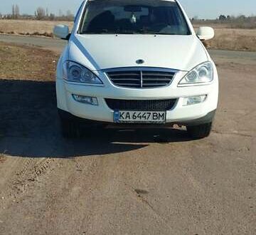 Cанг Йонг Кирон 2013 в Бородянке на Automoto.ua Белый Cанг Йонг Кирон, объемом двигателя 2 л и пробегом 160 тыс. км за 7000 $, фото 1 на Automoto.ua