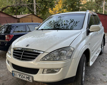 Белый Cанг Йонг Кирон, объемом двигателя 2 л и пробегом 251 тыс. км за 8000 $, фото 1 на Automoto.ua