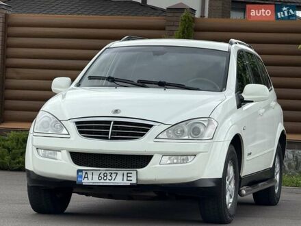Белый Cанг Йонг Кирон, объемом двигателя 2 л и пробегом 300 тыс. км за 7500 $, фото 1 на Automoto.ua