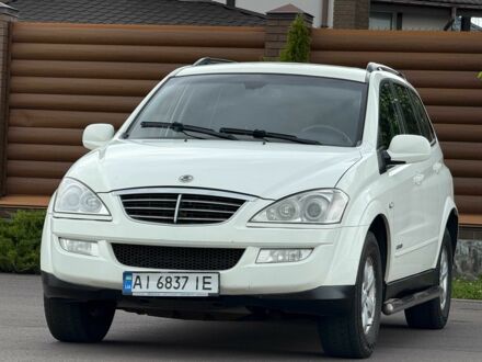 Cанг Йонг Кирон 2014 в Киеве на Automoto.ua Белый Cанг Йонг Кирон, объемом двигателя 2 л и пробегом 300 тыс. км за 7800 $, фото 1 на Automoto.ua