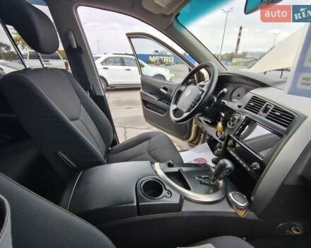 Бежевый Cанг Йонг Кирон, объемом двигателя 2 л и пробегом 221 тыс. км за 7500 $, фото 28 на Automoto.ua