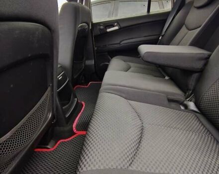 Бежевый Cанг Йонг Кирон, объемом двигателя 2 л и пробегом 221 тыс. км за 7500 $, фото 14 на Automoto.ua