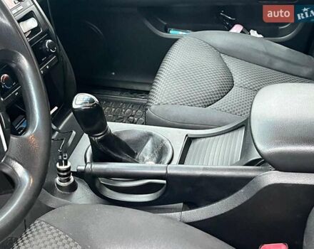 Чорний Cанг Йонг Kyron, об'ємом двигуна 2 л та пробігом 285 тис. км за 4490 $, фото 19 на Automoto.ua