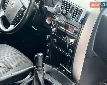 Чорний Cанг Йонг Kyron, об'ємом двигуна 2 л та пробігом 285 тис. км за 4490 $, фото 33 на Automoto.ua