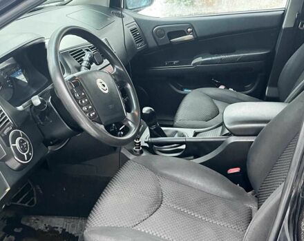 Чорний Cанг Йонг Kyron, об'ємом двигуна 2 л та пробігом 285 тис. км за 4490 $, фото 16 на Automoto.ua