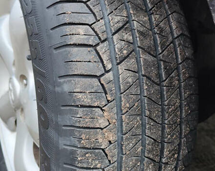 Чорний Cанг Йонг Kyron, об'ємом двигуна 2 л та пробігом 174 тис. км за 7000 $, фото 7 на Automoto.ua