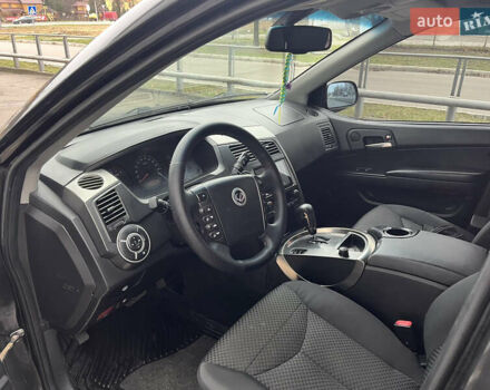 Чорний Cанг Йонг Kyron, об'ємом двигуна 2 л та пробігом 240 тис. км за 5900 $, фото 7 на Automoto.ua