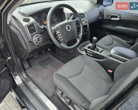 Чорний Cанг Йонг Kyron, об'ємом двигуна 2 л та пробігом 114 тис. км за 8000 $, фото 7 на Automoto.ua