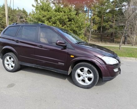 Cанг Йонг Кирон 2008 в Горишние Плавни (Комсомольск) на Automoto.ua Красный Cанг Йонг Кирон, объемом двигателя 2 л и пробегом 266 тыс. км за 6700 $, фото 2 на Automoto.ua