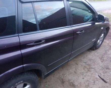 Cанг Йонг Кирон 2010 в Овруче на Automoto.ua Красный Cанг Йонг Кирон, объемом двигателя 2 л и пробегом 158 тыс. км за 7500 $, фото 8 на Automoto.ua