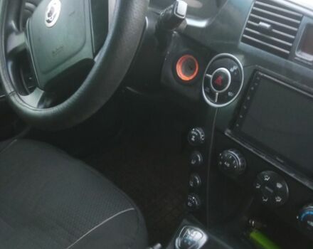 Cанг Йонг Кирон 2010 в Овруче на Automoto.ua Красный Cанг Йонг Кирон, объемом двигателя 2 л и пробегом 158 тыс. км за 7500 $, фото 17 на Automoto.ua