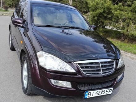 Cанг Йонг Кирон 2008 в Горишние Плавни (Комсомольск) на Automoto.ua Красный Cанг Йонг Кирон, объемом двигателя 2 л и пробегом 266 тыс. км за 6700 $, фото 1 на Automoto.ua