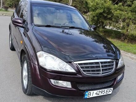 Cанг Йонг Кирон 2008 в Горишние Плавни (Комсомольск) на Automoto.ua Красный Cанг Йонг Кирон, объемом двигателя 2 л и пробегом 270 тыс. км за 7200 $, фото 1 на Automoto.ua