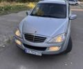 Сірий Cанг Йонг Kyron, об'ємом двигуна 2 л та пробігом 339 тис. км за 5250 $, фото 1 на Automoto.ua