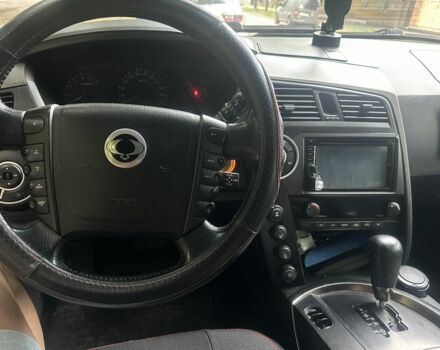 Сірий Cанг Йонг Kyron, об'ємом двигуна 2 л та пробігом 180 тис. км за 7300 $, фото 2 на Automoto.ua