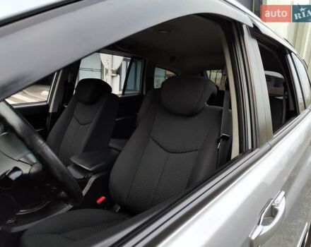 Серый Cанг Йонг Кирон, объемом двигателя 2.3 л и пробегом 163 тыс. км за 5990 $, фото 4 на Automoto.ua