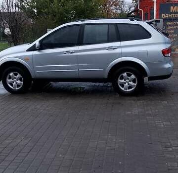 Cанг Йонг Kyron 2010 у Умани на Automoto.ua Сірий Cанг Йонг Kyron, об'ємом двигуна 2 л та пробігом 218 тис. км за 6900 $, фото 5 на Automoto.ua