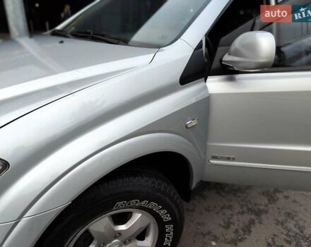 Серый Cанг Йонг Кирон, объемом двигателя 2.3 л и пробегом 163 тыс. км за 5990 $, фото 3 на Automoto.ua