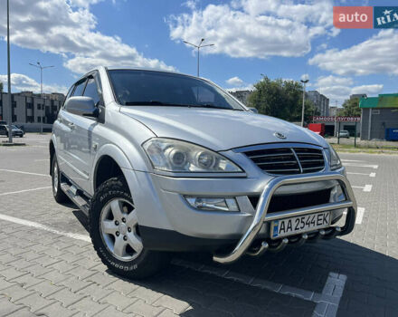Серый Cанг Йонг Кирон, объемом двигателя 2 л и пробегом 216 тыс. км за 7900 $, фото 3 на Automoto.ua