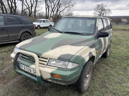 Білий Cанг Йонг Муссо, об'ємом двигуна 2.9 л та пробігом 200 тис. км за 1426 $, фото 1 на Automoto.ua