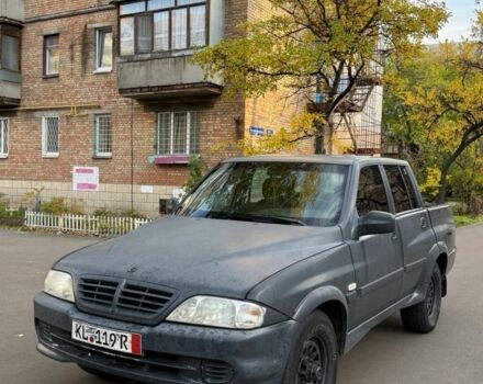 Серый Cанг Йонг Муссо, объемом двигателя 3 л и пробегом 300 тыс. км за 2350 $, фото 1 на Automoto.ua