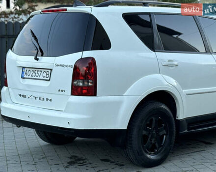 Білий Cанг Йонг Rexton, об'ємом двигуна 2.7 л та пробігом 245 тис. км за 7850 $, фото 17 на Automoto.ua