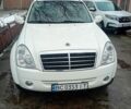 Білий Cанг Йонг Rexton, об'ємом двигуна 2.7 л та пробігом 205 тис. км за 7800 $, фото 1 на Automoto.ua