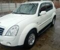 Білий Cанг Йонг Rexton, об'ємом двигуна 2.7 л та пробігом 202 тис. км за 8500 $, фото 1 на Automoto.ua