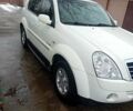 Білий Cанг Йонг Rexton, об'ємом двигуна 2.7 л та пробігом 202 тис. км за 8500 $, фото 1 на Automoto.ua