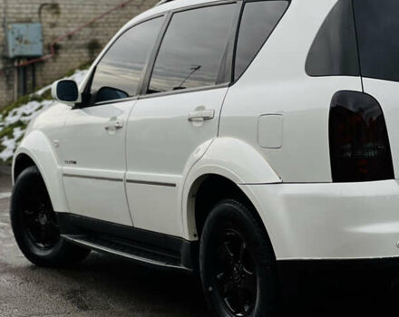 Білий Cанг Йонг Rexton, об'ємом двигуна 2.7 л та пробігом 275 тис. км за 8500 $, фото 12 на Automoto.ua