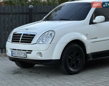 Білий Cанг Йонг Rexton, об'ємом двигуна 2.7 л та пробігом 245 тис. км за 7850 $, фото 2 на Automoto.ua