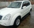 Білий Cанг Йонг Rexton, об'ємом двигуна 2.7 л та пробігом 205 тис. км за 7800 $, фото 1 на Automoto.ua
