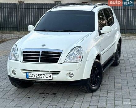 Білий Cанг Йонг Rexton, об'ємом двигуна 2.7 л та пробігом 245 тис. км за 7850 $, фото 1 на Automoto.ua