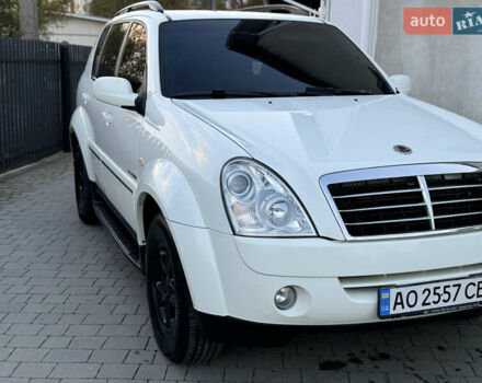 Білий Cанг Йонг Rexton, об'ємом двигуна 2.7 л та пробігом 245 тис. км за 7850 $, фото 8 на Automoto.ua